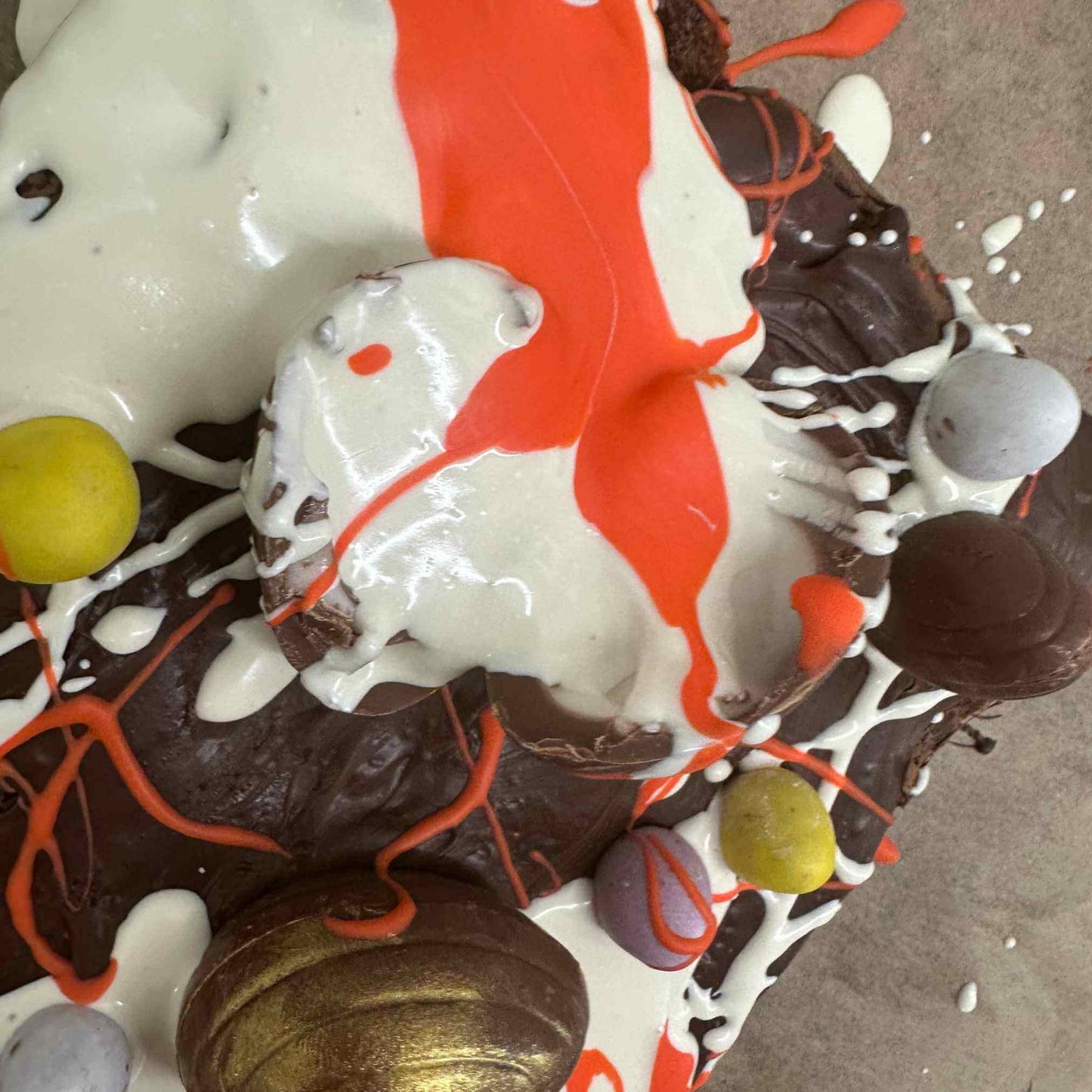 Smashed Creme & Caramel Egg Slab - Brownie Heaven